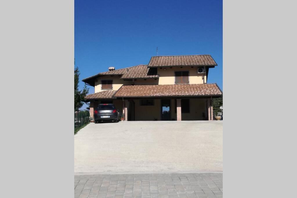 Casa Vacanze Liliana Priocca Exterior photo
